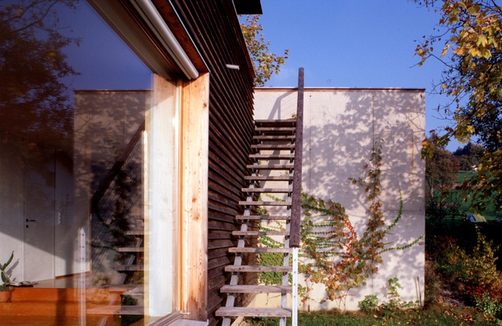 Schlagwort (Vorarlberg): Schwarzach, Haus, Architektur
Person: Untertrifaller, Much 1959- Architekt
Person: Dietrich, Helmut 1957- Architekt
Sammlung: Martinez, Ignacio
Jahr: 1995 - 1996
Beschreibung: 39 Dias farbig 3,4 x 3,7 cm – © Ignacio Martinez Schlagwort (Vorarlberg): Schwarzach, Haus, Architektur
Person: Untertrifaller, Much 1959- Architekt
Person: Dietrich, Helmut 1957- Architekt
Sammlung: Martinez, Ignacio
Jahr: 1995 - 1996
Beschreibung: 39 Dias farbig 3,4 x 3,7 cm