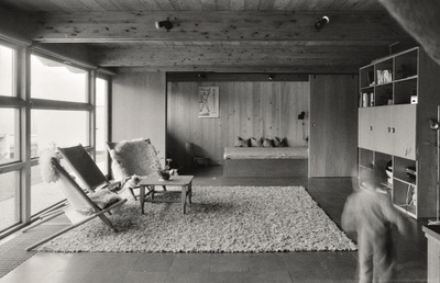 Rudolf Wäger, Siedlung Ruhwiesen, Schlins, 1971–1973 Innenraum – © Architekturzentrum Wien, Sammlung, Foto: Friedrich Achleitner Rudolf Wäger, Siedlung Ruhwiesen, Schlins, 1971–1973 Innenraum