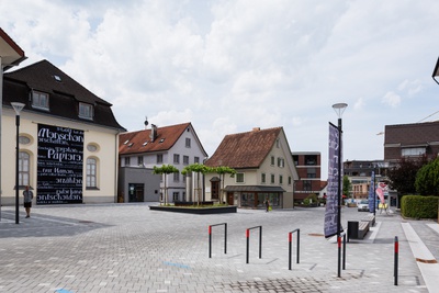 lohrer.hochrein landschaftsarchitekten und stadtplaner gmbh | Begegnungszone Hohenems – © Foto: Darko Todorovic lohrer.hochrein landschaftsarchitekten und stadtplaner gmbh | Begegnungszone Hohenems