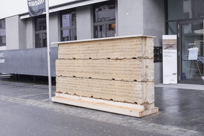 Ausstellung "Mit Erde gebaut" im vai – © Foto: Darko Todorovic Ausstellung "Mit Erde gebaut" im vai