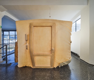 Numen / For Use: Negative Space, Installation im aut