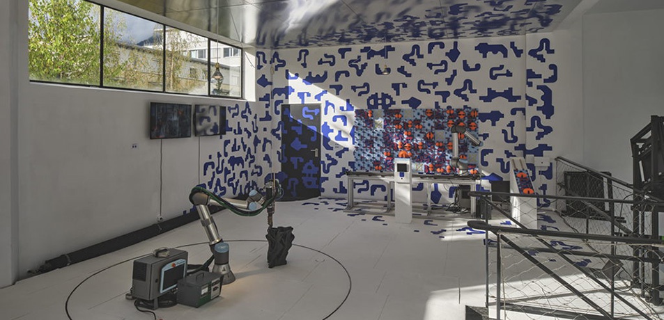 Robotic Lab "Phygital Space • Seamless Digital Materiality"