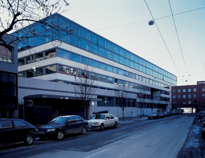 Anerkennung des Landes Tirol für Neues Bauen 2002: Medizinzentrum Anichstraße, Innsbruck, 1997-2001 (Architektur: Paul Katzberger, Michael Loudon)