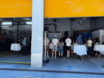 Bustour "Abfahrt zum Abfall" ins Recyclingzentrum Ahrental – © aut