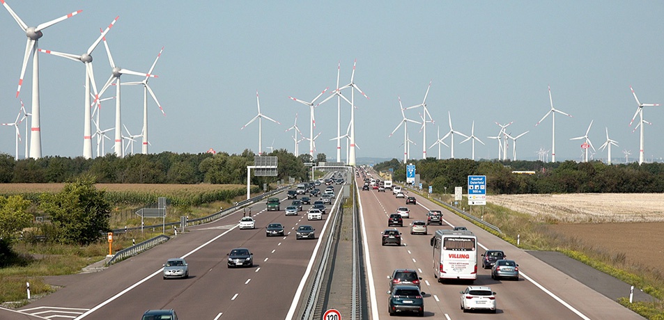 Autobahn bei Teuchen (Sachsen-Anhalt) – © URBAN+ Autobahn bei Teuchen (Sachsen-Anhalt)