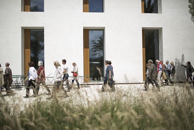 Architekturvermittlung vor Ort und im Gespräch – © Darko Todorovic Architekturvermittlung vor Ort und im Gespräch