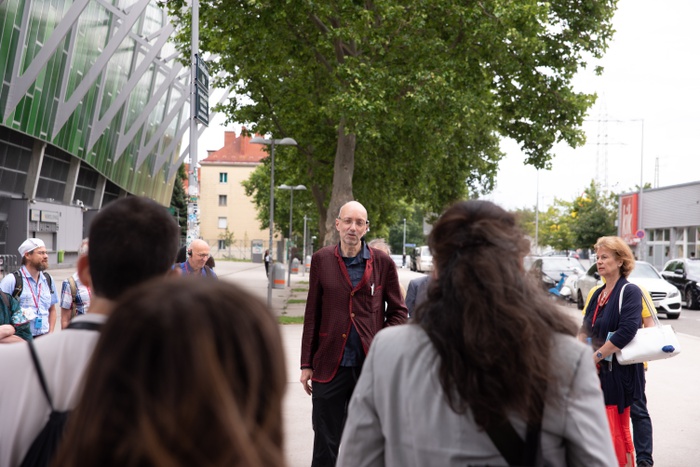 Walter Chramosta gibt Input vor dem Allianz-Stadion