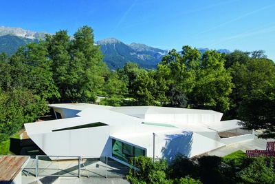 »bilding« Kunst- und Architekturschule | Innsbruck (2015)
Bauherr: bilding Kunst- und Architekturschule
Architektur & Freiraumplanung: ./studio3 – Institut für
experimentelle Architektur | Universität Innsbruck