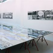 Blick in die Ausstellung "Carl Pruscha: Mein Logbuch"