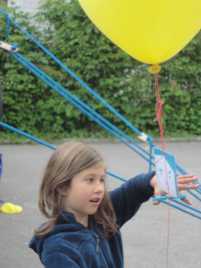 Kinderprogramm und Abschlussfest am Standort der zukünftigen Kunst- und Architekturschule bilding im Rapoldipark in Innsbruck