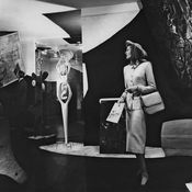 Innenansicht der Ausstellung "Bloodflames", 1947