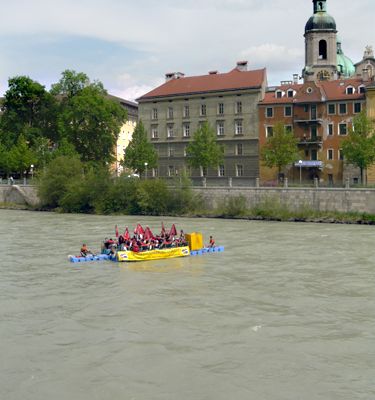 Architektur in Bewegung – Die Stadt vom Inn. Eine Flossfahrt der anderen Art Foto © aut. architektur und tirol