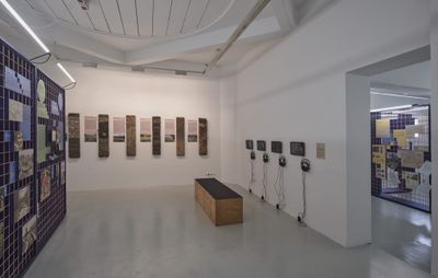 Blick in die Ausstellung "Boden für Alle. Eigennutz oder Gemeinwohl?" im aut