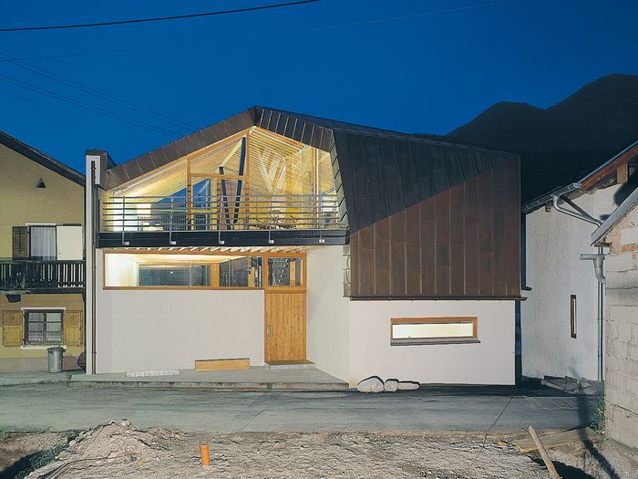 Anerkennung des Landes Tirol für Neues Bauen 2002: Haus und Atelier F./H., Zirl, 1999-2001 (Architektur: Julia Fügenschuh, Christof Hrdlovics)