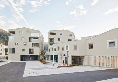 Auszeichnung des Landes Tirol für Neues Bauen 2024: Quartier am Raiffeisenplatz, Schwaz, 2019 – 2022 (Architektur: Silvia Boday)