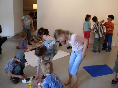 Fotos von Workshops und Exkursionen im Rahmen von "aut: kids"