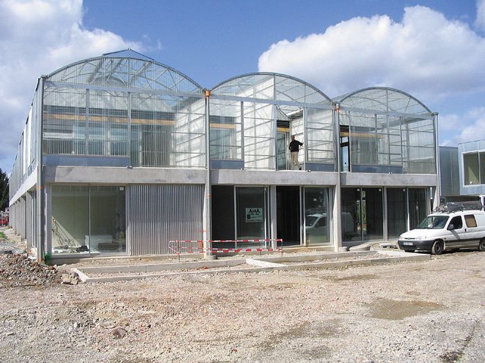 Wohnbau von Anne Lacaton & Jean Philippe Vassal während der Bauzeit, Sommer 2004