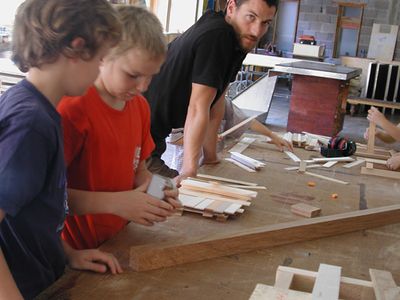 Fotos von Workshops und Exkursionen im Rahmen von "aut: kids"