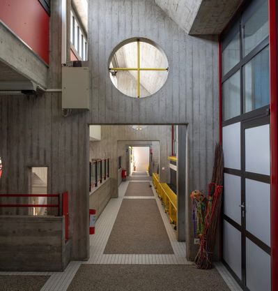 Günther Norer mit Margarethe Heubacher-Sentobe, Volksschule Vomp, 1972–74