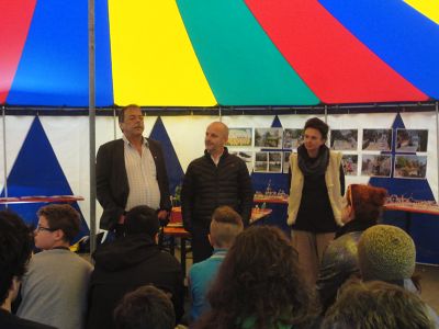 Kinderprogramm und Abschlussfest am Standort der zukünftigen Kunst- und Architekturschule bilding im Rapoldipark in Innsbruck