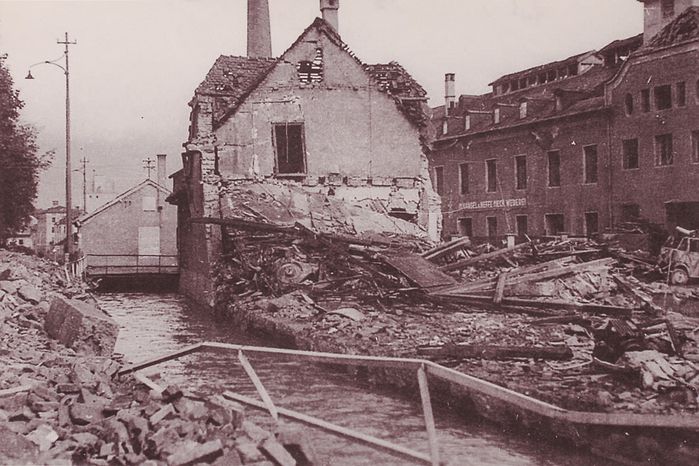 Bombenschaden in der Karmelitergasse