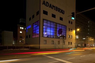 Ausstellung "Cornelius Kolig: Meine Heimat ist mein Körper", Außenaufnahme