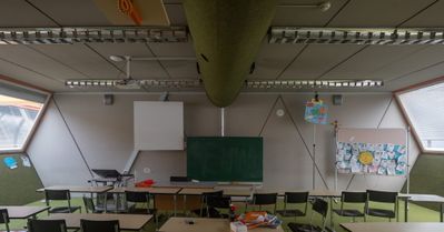 Josef Lackner, Schule der Ursulinen, Innsbruck, 1971–79