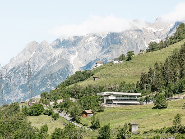 Unter den nominierten Projekten: Sport- und Freizeitanlage Fließ (Architektur: AllesWirdGut)