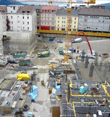 Architektur in Bewegung – Kranfahrten im Herzen der Stadt. Auf der Baustelle des Neuen Kaufhaus Tyrol von David Chipperfield Architects © aut. architektur und tirol