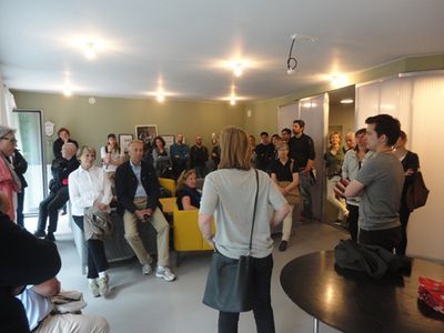 Architekturtage 2016 in Tirol – Führung der ArchitektInnen von STUDiO LOiS durch die HERberge für Menschen auf der Flucht