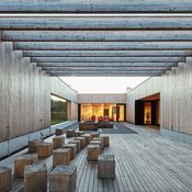 Volksschule Unterdorf, Höchst Bauherrschaft: Gemeinde Höchst Architektur: Dietrich | Untertrifaller Architekten ZT GmbH, Bregenz Fertigstellung: 2017