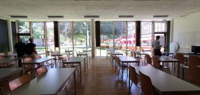 "Bildung braucht Raum" – Eine Bus-Tour mit Hannes Wiesflecker nach St. Johann und Kufstein
