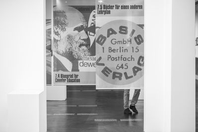 Ausstellungsansicht "Bildungsschock" im vai