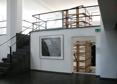 Blick in die Ausstellung "Bas Princen, Milica Topalovic: Invisible Frontier"