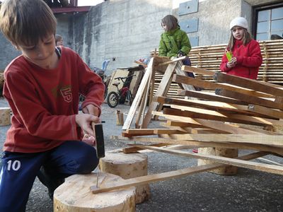 Fotos von Workshops und Exkursionen im Rahmen von "aut: kids"