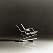 Egon Rainer, Prototyp eines stapelbaren Freischwingers mit und ohne Armlehne, ausführbar aus veredeltem Federstahl, Aluminium oder Schichtholz
Entwurf 1966, publiziert in Domus 1971