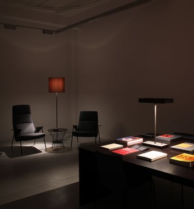Blick in die Ausstellung "Lars Müller: Bücher bauen" im aut