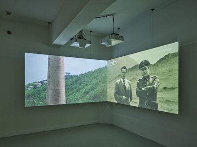 Blick in die Ausstellung "Steine zwischen den Fronten" im aut