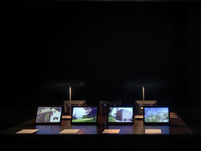 Blick in die Ausstellung "Über Lois Welzenbacher" im aut